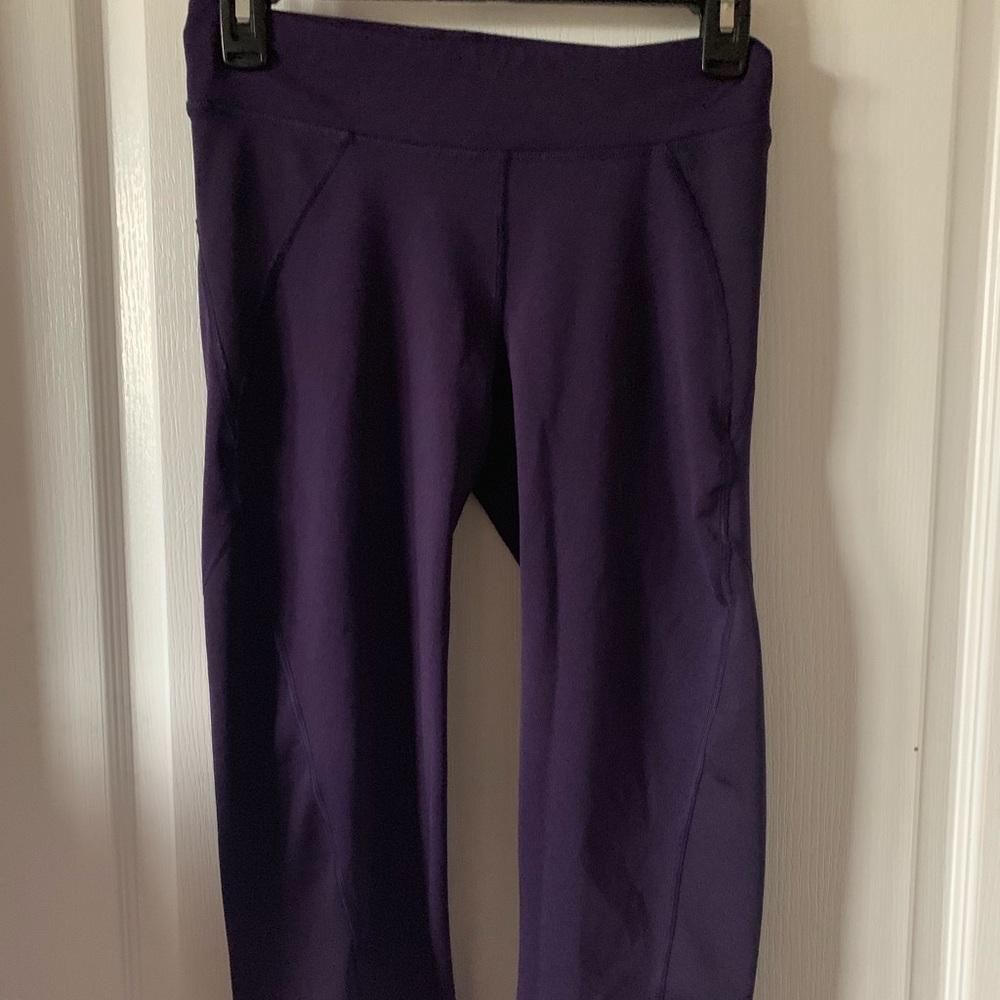 Purple cropped leggings